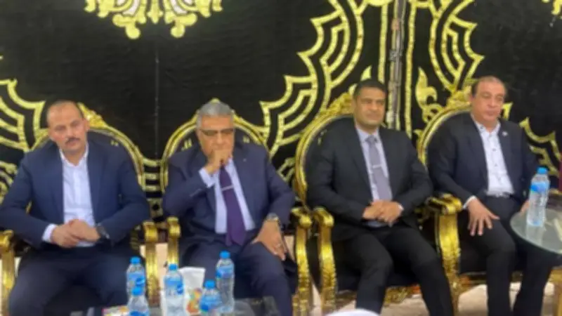 وفد من الأزهر يقدم العزاء لأسر ضحايا حادث العوينات بالدقهلية