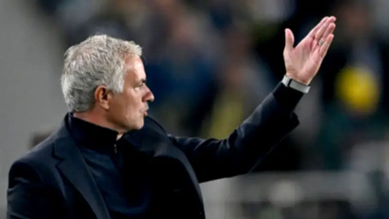 مورينيو يخطط لصفقة أولى مع ريال مدريد: ديوجو دالوت هدفه