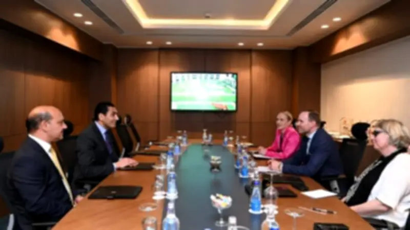 وزير الشباب والرياضة يبحث مع نظيره الفنلندي تعزيز التعاون المشترك