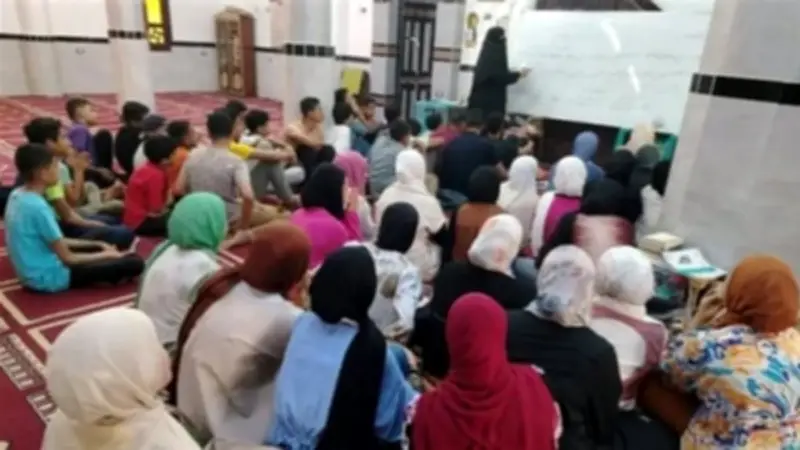 الوادي الجديد تواصل المراجعات النهائية لطلاب الإعدادية بالمساجد