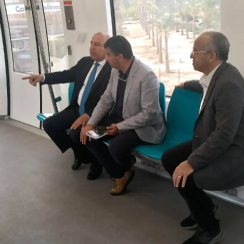 وزير النقل يستقل المونوريل في أول رحلة للعاصمة الإدارية الجديدة