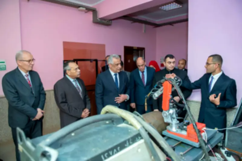 وزير الإنتاج الحربي يتفقد مشروع الذراع الروبوتي بالأكاديمية المصرية للهندسة