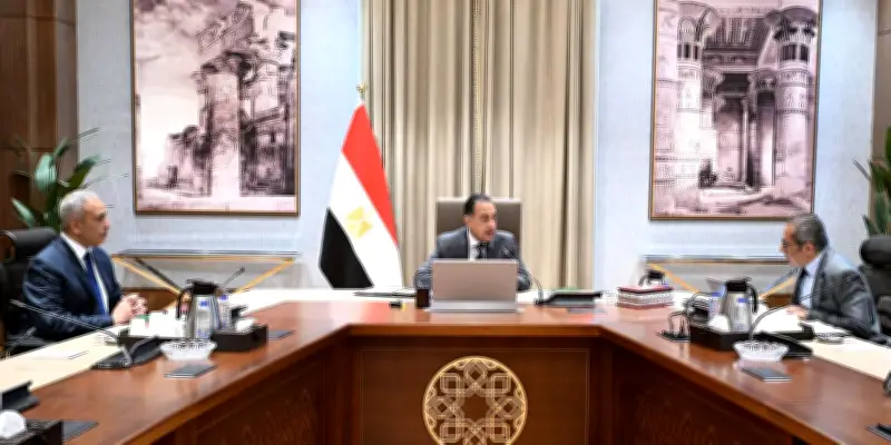 رئيس الوزراء يؤكد على أهمية الصيانة المستمرة للطرق والمباني بالعاصمة الجديدة