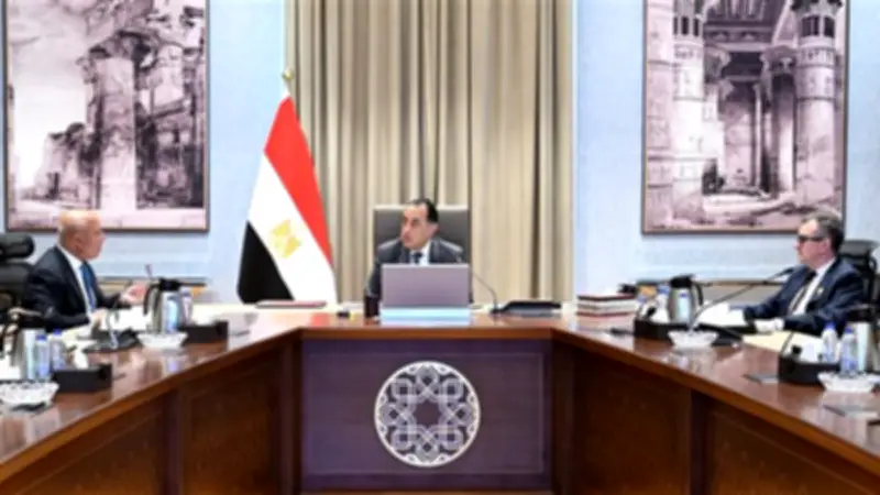 مدبولي يتابع تطوير كوبري أكتوبر وصيانة الباكيات وفواصل التمدد