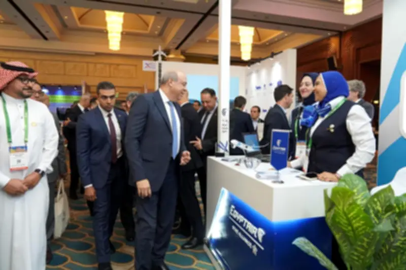 وزير الطيران المدني: الاستثمار في التكنولوجيا والبشر ركيزة بناء منظومة مصرية أكثر كفاءة