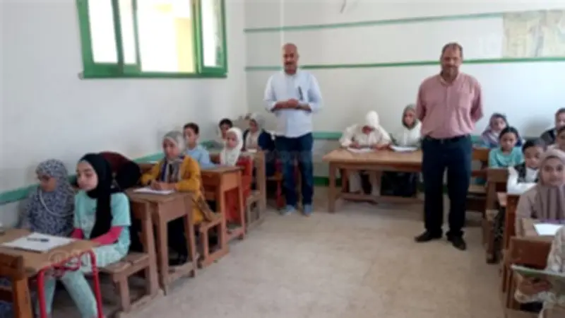 إحالة ملاحظ للتحقيق بحوزته هاتف داخل لجنة امتحانات ببني سويف
