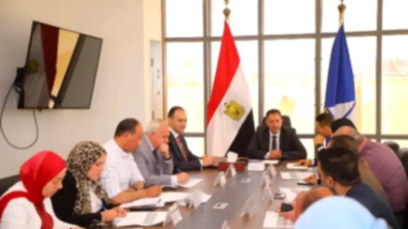 محافظ دمياط يترأس اجتماعاً لمتابعة حصر تراخيص المحال التجارية