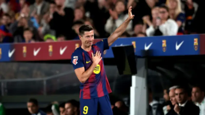 ليفاندوفسكي يكسر أغلال برشلونة باعتراف رابطة الليجا