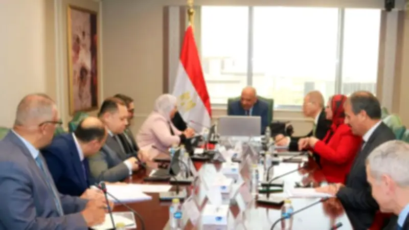 وزير الكهرباء يبحث مع البنك الدولي دعم الشبكة الموحدة وتعزيز الطاقات المتجددة