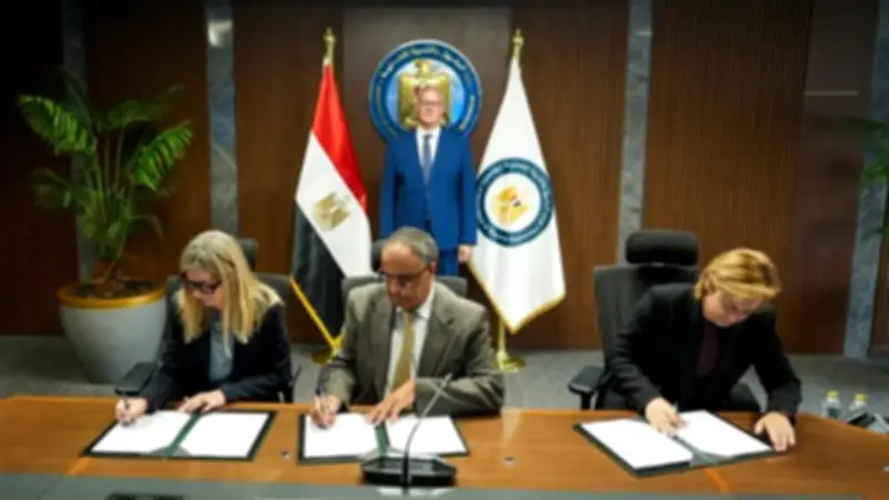 وزير البترول يشهد توقيع اتفاقية لزيادة الإنتاج بالصحراء الغربية