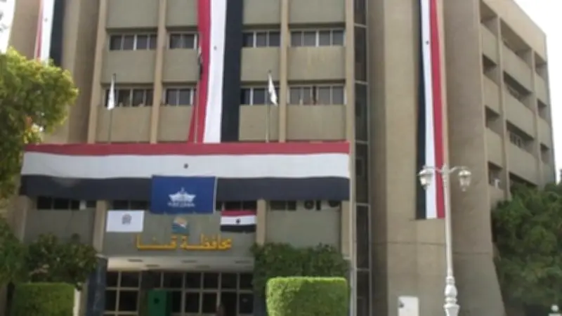 وقف العمل الميداني لعمال النظافة خلال ساعات الذروة بقنا لحمايتهم من الحر