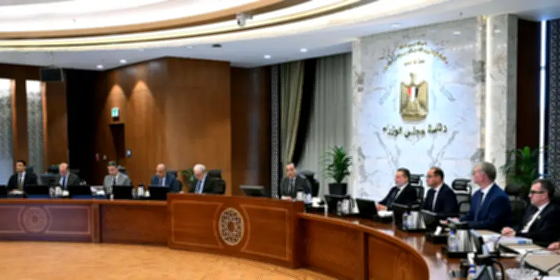 مدبولي: توجيهات رئاسية لتأمين احتياجات الدولة من السلع والمنتجات البترولية