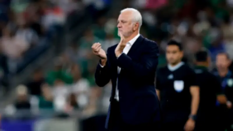 أرنولد يعتمد على خبراء العراق في تشكيلة كأس العالم المبدئية