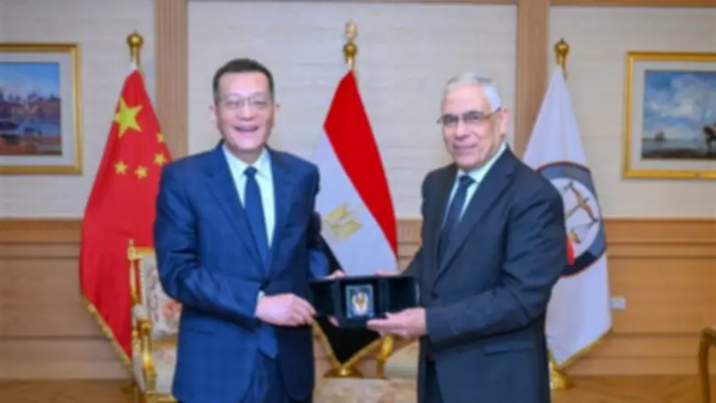 النائب العام يبحث مع نظيره الصيني تعزيز التعاون القضائي