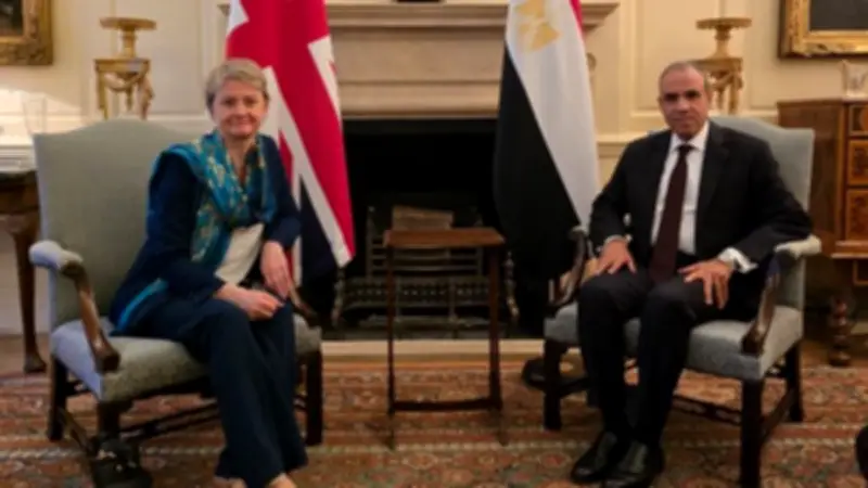 مصر وبريطانيا تبحثان تعزيز العلاقات الثنائية والتطورات الإقليمية