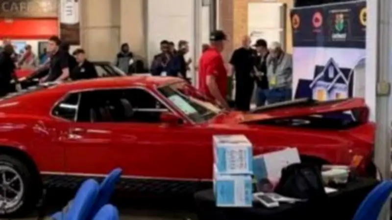 حادث تحطم موستانج نادرة يتحول لكابوس لهواة الجمع