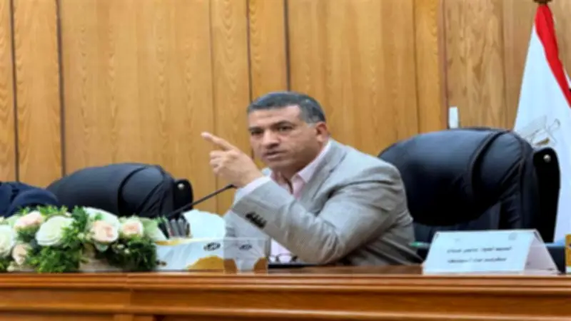 محافظ قنا يوجه برفع حالة الطوارئ استعدادا لعيد الأضحى وحملات في مواقف السرفيس