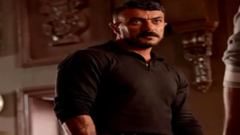 أحمد العوضي يكشف مصير مسلسل الأستاذ: أعمالي السابقة شغلتني عنه
