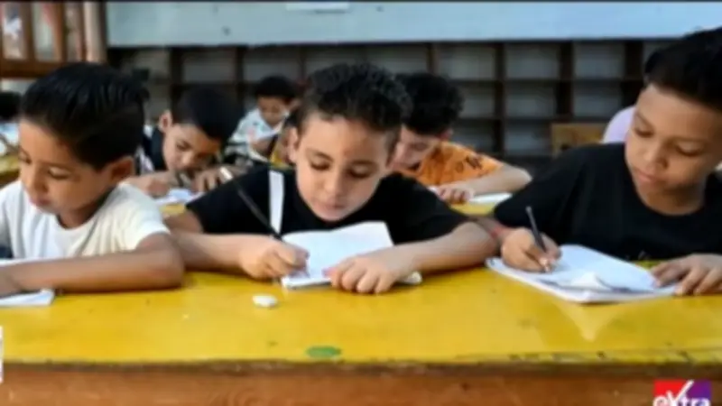 مدبولي يشاهد فيديو عن القراءة والكتابة بالتعاون مع اليونيسف