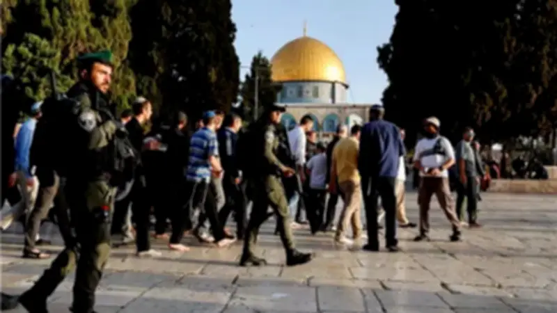 رئيس لجنة الأمن القومي بالكنيست يقتحم الأقصى بحماية الاحتلال