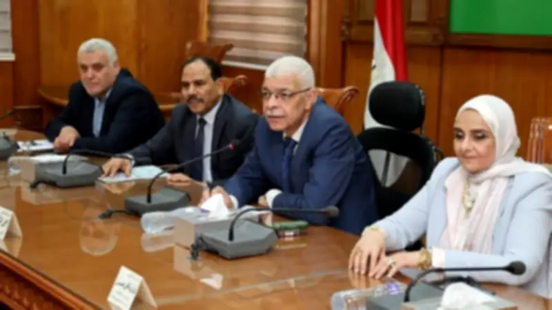 رئيس جامعة المنوفية يتابع تقدم التصنيفات الدولية ويعزز معايير الجودة