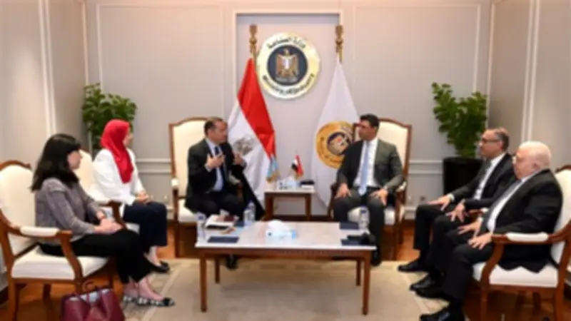 وزير الصناعة يترأس اجتماع لجنة تسيير برنامج الشراكة القطرية مع اليونيدو