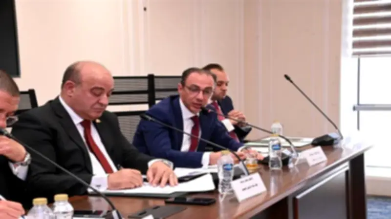 لجنة الصحة بالبرلمان تطالب الحكومة بجداول زمنية لإنهاء أزمات الدواء والتأمين الصحي