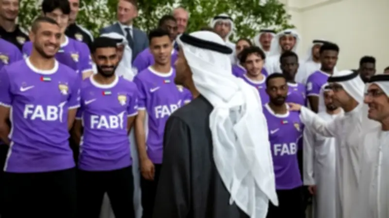 محمد بن زايد يستقبل نادي العين بحضور رامي ربيعة بعد التتويج بالدوري