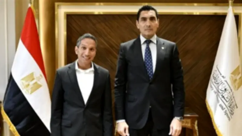 وزير الشباب يستقبل البطل المصري أيمن نصار بعد إنجازه التاريخي في ماراثون الرمال