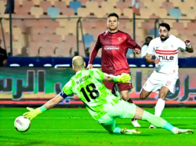 لحظة تحرك طائرة درع الدوري إلى ستاد القاهرة وتتويج الزمالك بث مباشر