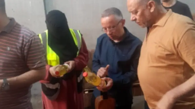 ضبط مصنع لتعبئة زيوت مجهولة المصدر في الواسطي ببني سويف