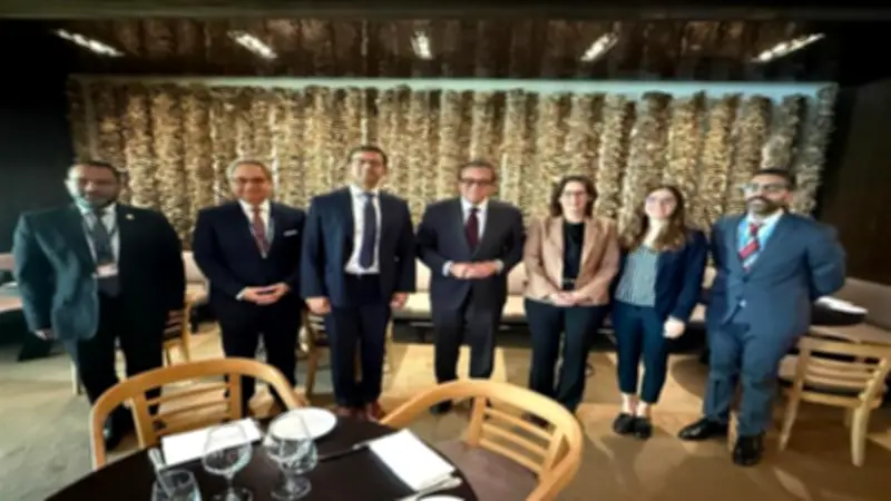 وزير الصحة يبحث مع البنك الدولي تعزيز التعاون في القطاع الصحي