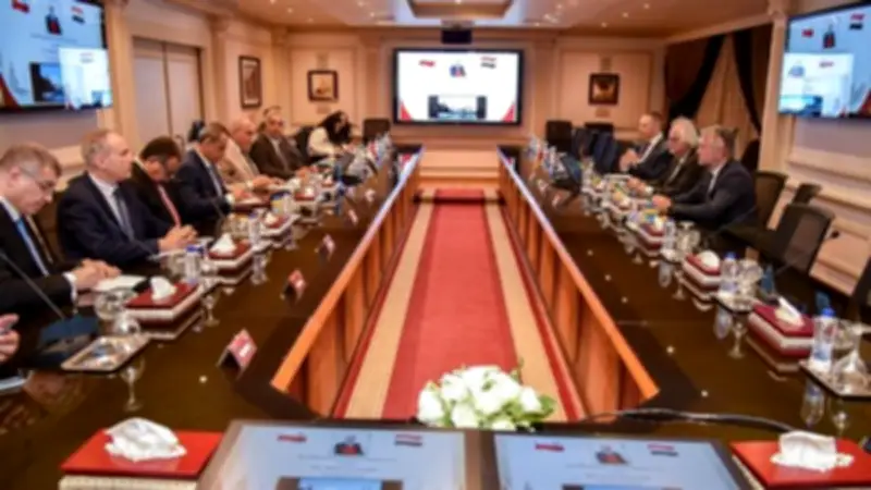 رئيس العربية للتصنيع يبحث مع سفير بولندا تعزيز التعاون المشترك