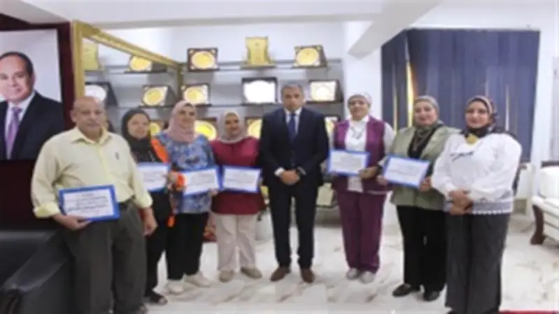 تكريم مديري الإدارات التعليمية بالجيزة لتميزهم في معرض مخرجات التعلم