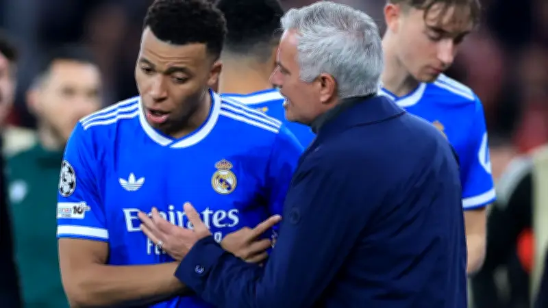 تحفيزًا لمبابي.. مورينيو يحدد اسمين لدعم هجوم ريال مدريد