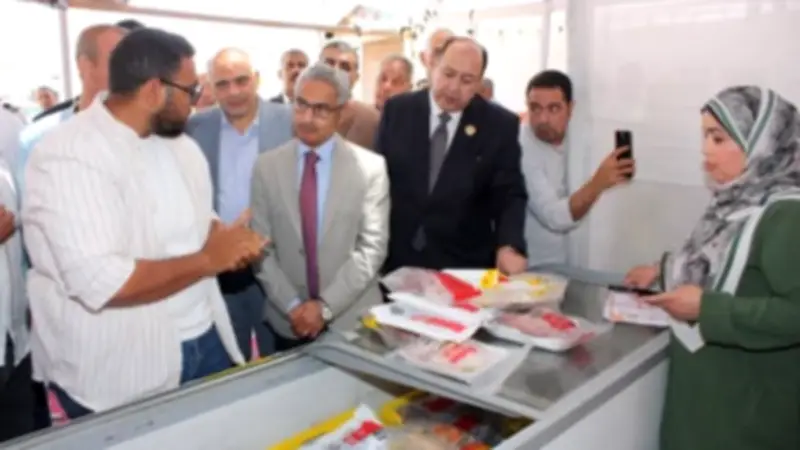 محافظ بني سويف يتفقد معرض أضحى مبارك ويشيد بدور حياة كريمة