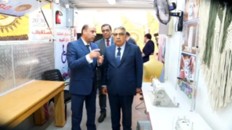 وزير العمل ومحافظ الدقهلية يفتتحان وحدة تدريب مهني متنقلة بقرية طيبة