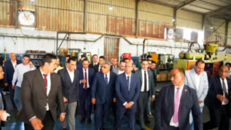 وزير العمل ومحافظ الدقهلية يتفقدان مصانع جمصة ويشيدان بالصناعة الوطنية