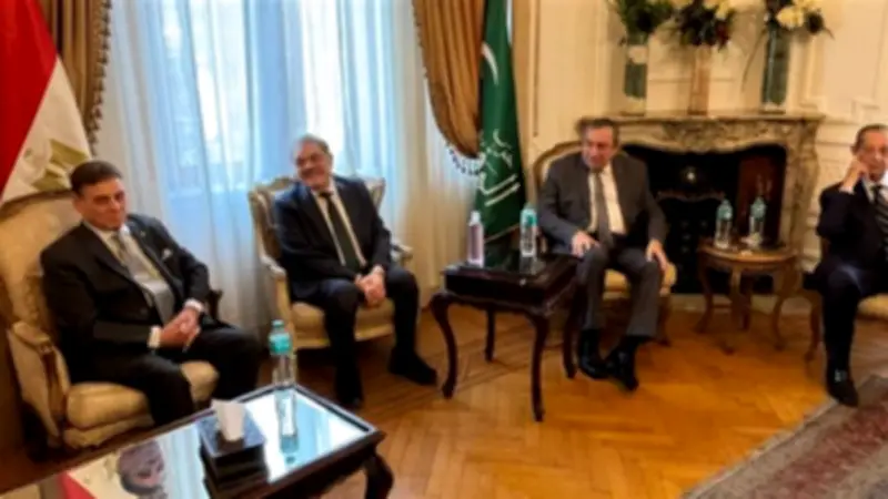 انطلاق ندوة "رومانسية وطن" بحزب الوفد بحضور البدوي وشرف