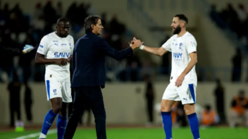 إعلامي سعودي يطالب بطرد بنزيما وإنزاجي بعد جولة الحسم في الدوري