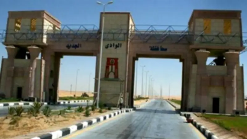 إصابة طالبين في انقلاب سيارة ربع نقل بطريق أسيوط الخارجة