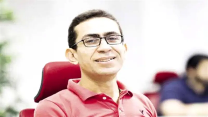 السيد شحتة يستعرض مجموعة "الرجل الذي سكن الشمس" لعبود مصطفى عبود
