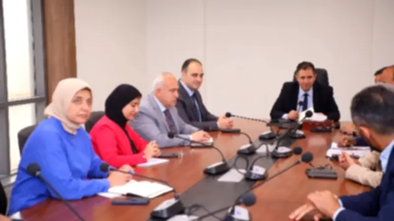 محافظ دمياط يتابع استعدادات عيد الأضحى مع الغرفة التجارية