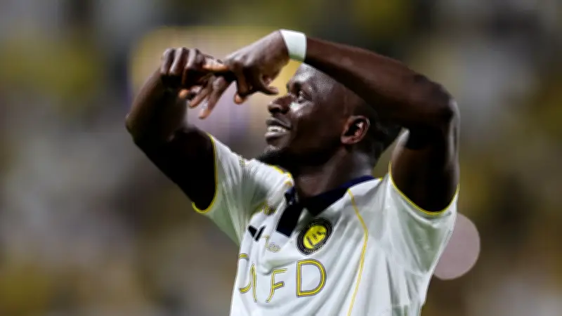 ساديو ماني تميمة حظ النصر في دوري روشن برقم مميز