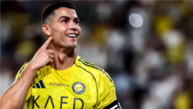 رونالدو يبكي فرحاً بعد تتويج النصر بلقب الدوري السعودي الأول