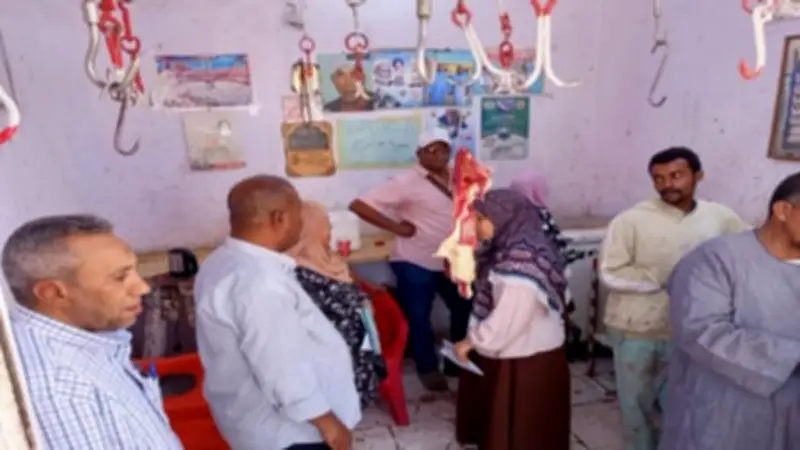 حملات رقابية مكثفة على محلات اللحوم بسفاجا استعداداً لعيد الأضحى