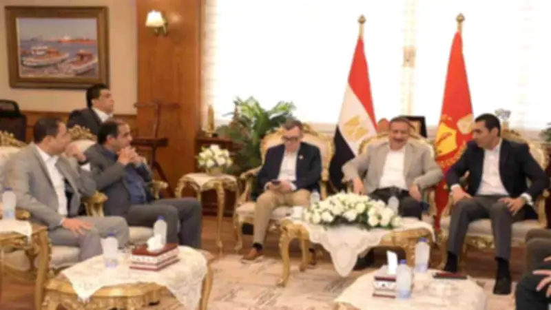محافظ بورسعيد يستقبل وزيري التخطيط والشباب لمتابعة المشروعات التنموية