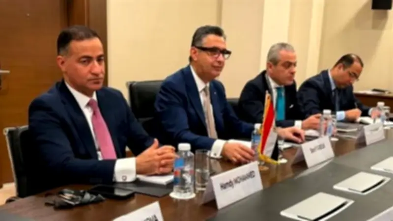 وزير التموين يبحث تعزيز التعاون مع اتحاد منتجي الحبوب الروسي