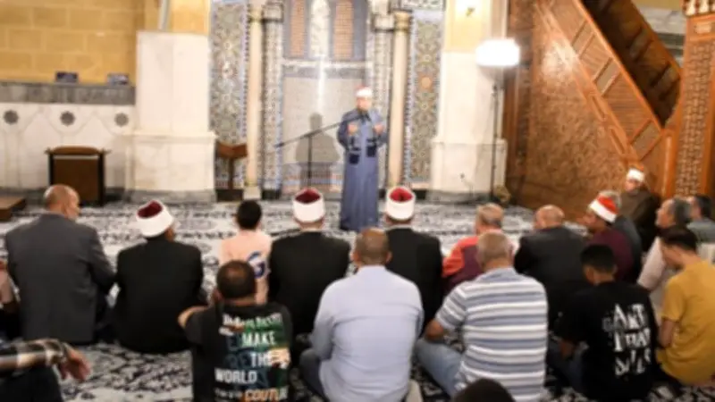الأوقاف تواصل إحياء ليالي العشر من ذي الحجة بمسجد الإمام الحسين