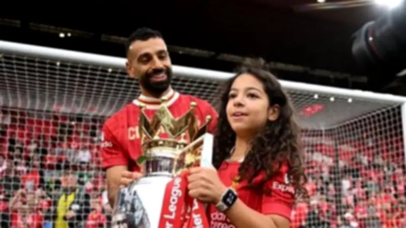 محمد صلاح يروي لحظة لا تنسى لابنته مكة في أنفيلد خلال فيلم وثائقي جديد